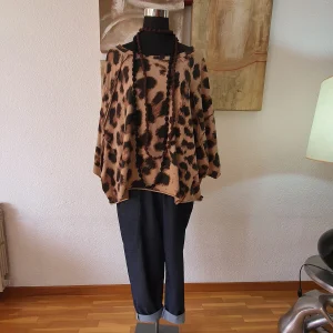 Camiseta Anima Print Alma Felina